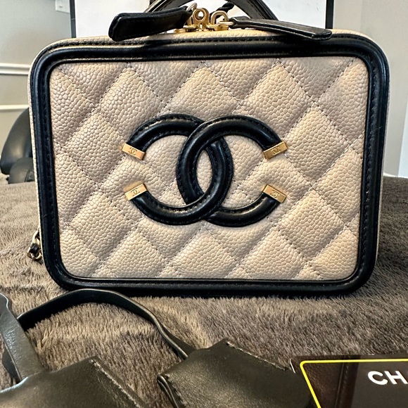 Chanel Beige and Black Quilted Cosmetic Case - Picture 1 of 16